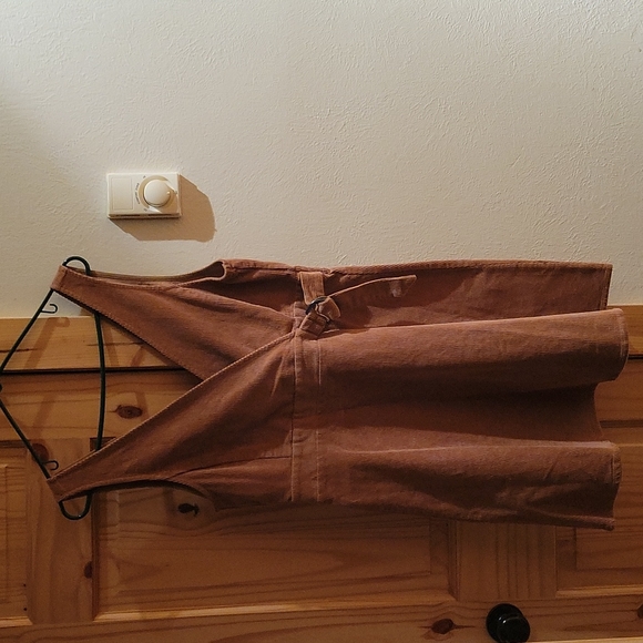 Dress - Picture 1 of 4